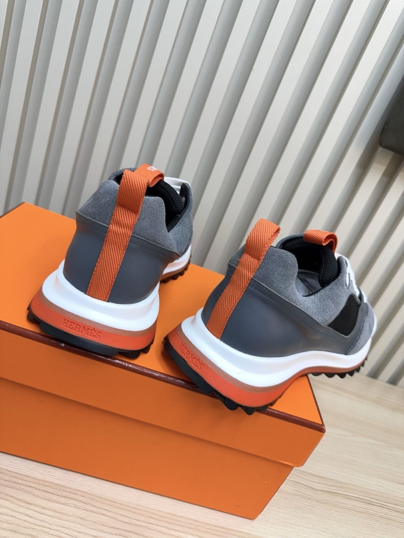 H**me5 sneaker